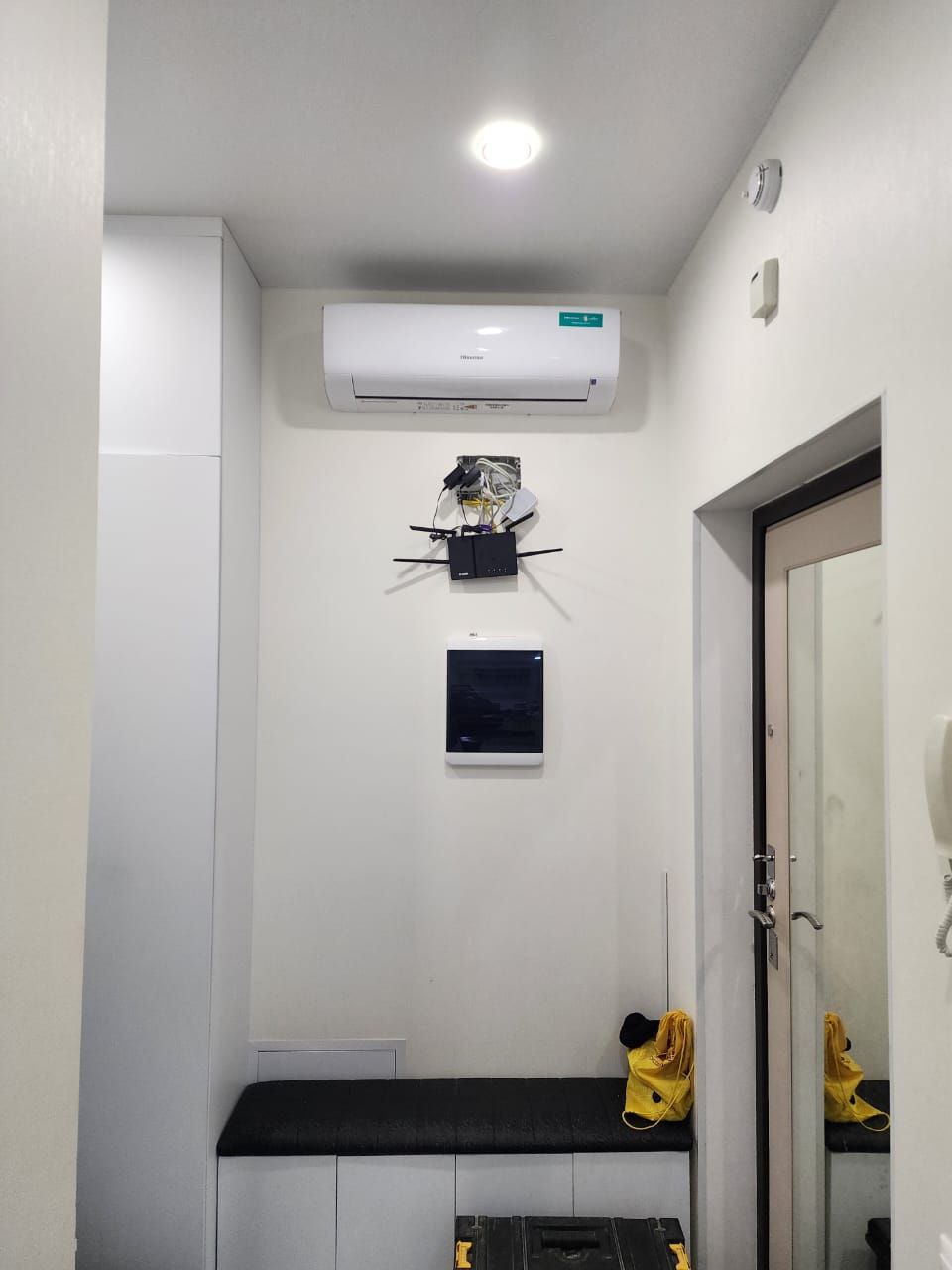 Сплит-система Hisense AS-09UW4RYRKB05G / AS-09UW4RYRKB05W (ZOOM DC Inverter)